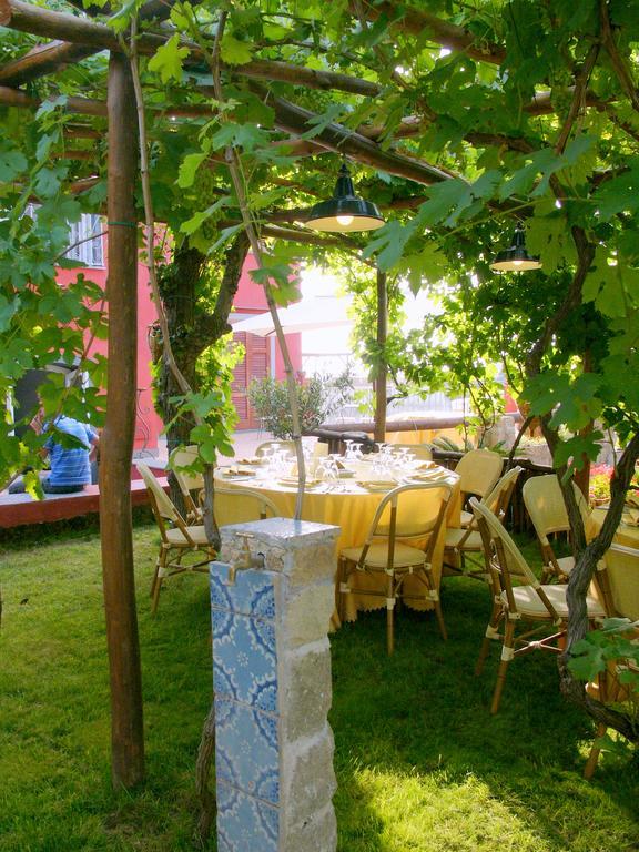 Albergo 'La Vigna' Procida Esterno foto