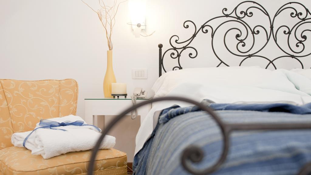 Albergo 'La Vigna' Procida Camera foto